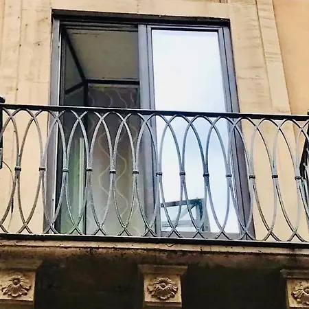 A Casa Distefano, We Are The Center! *